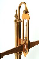 Archived Images\2004_numbers\2004.039.02.jpg; 2004.039; 7 lb beam scale balance; balance, 7 lb beam scale